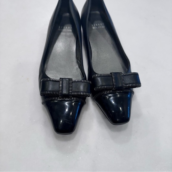Stuart Weitzman Blk Leather & Blk Patent cap toe silver Chain Bow Flats Size 6 - Picture 2 of 13